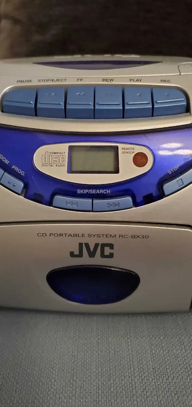 JVC RC-BX30 Portable System in Stereo Systems & Home Theatre in Markham / York Region - Image 6