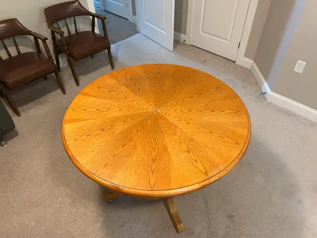 Round Dining Table in Dining Tables & Sets in Bedford - Image 3