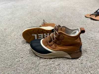 Left- women’s size 6.5 beige Sorel waterproof boots ($30). Have been used only 1 season and in great...