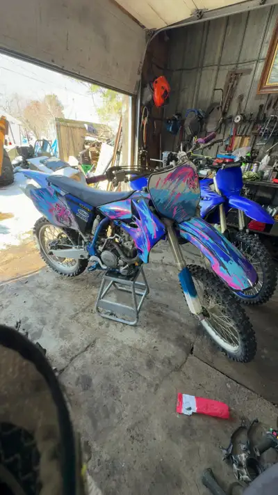 2003 yz250f big bored to a 300 needs a carb clean and to be jetted for the big bore. but runs and dr...