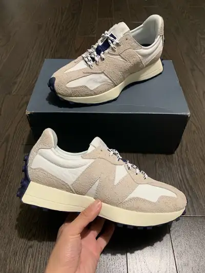 New Balance 327 “MoonBeam White Navy”, View more