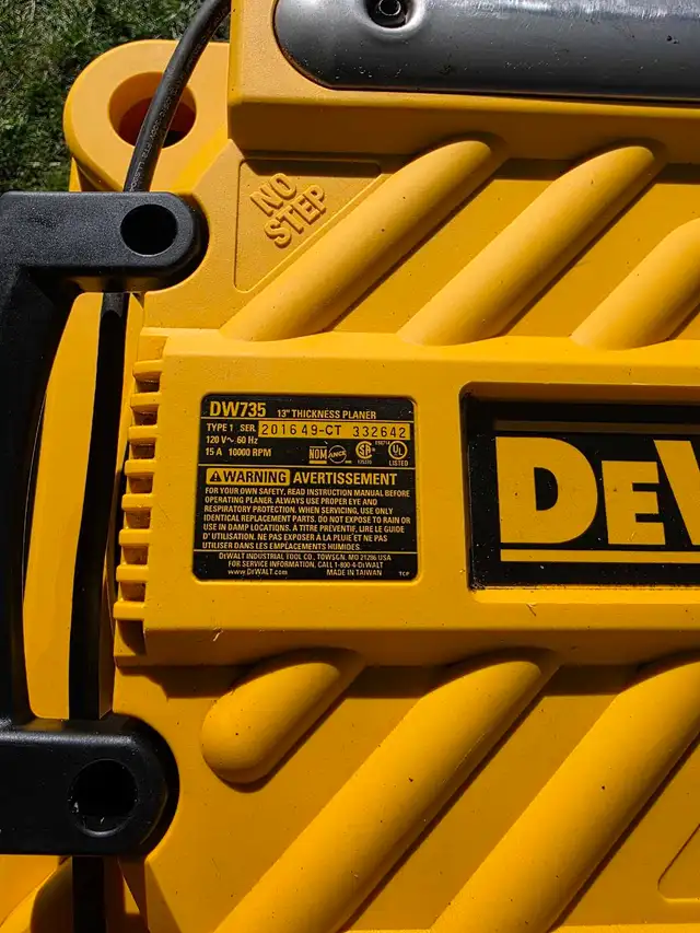 735 Dewalt 13" Thickness Planer