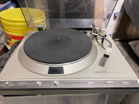 Denon DP33-F turntable 