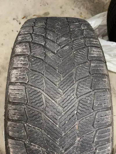 4 Michelin Winter Tires with rims installed. Used for one 1 winter season, condition 8/10.