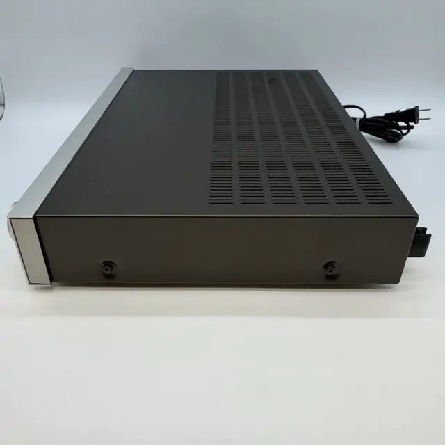 Rare RCA MSR130 Vintage Stereo Receiver Quartz Synthesized Teste in Stereo Systems & Home Theatre in City of Toronto - Image 6