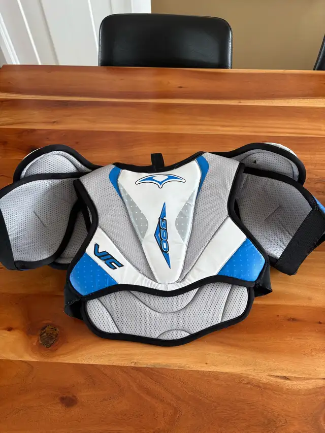 Plastron Hockey / Chest protector  in Hockey in Longueuil / South Shore - Image 3