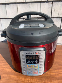Instant Pot 6 qrt (rare red) NEVER USED