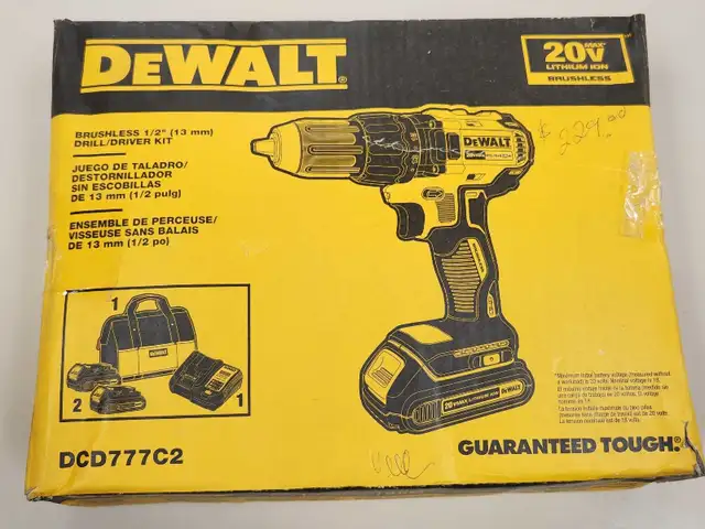 DeWalt Drill Driver Kit in Power Tools in Oshawa / Durham Region - Image 2