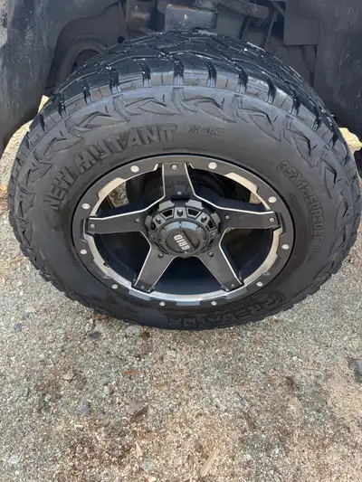 35”x20”x12.5” 8 bolt Chevy 50 percent tread left . Tires are currently on 2013 Chevy Silverado 2500...
