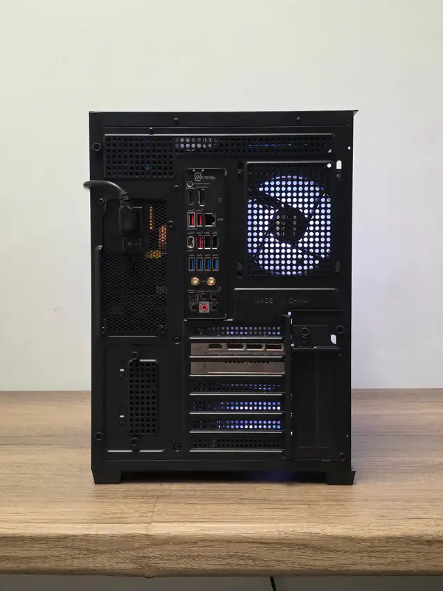 Premium RTX 5070ti Gaming PC┃Ryzen 7 9800X3D┃32GB 6000MHZ CL30 in Desktop Computers in City of Toronto - Image 4