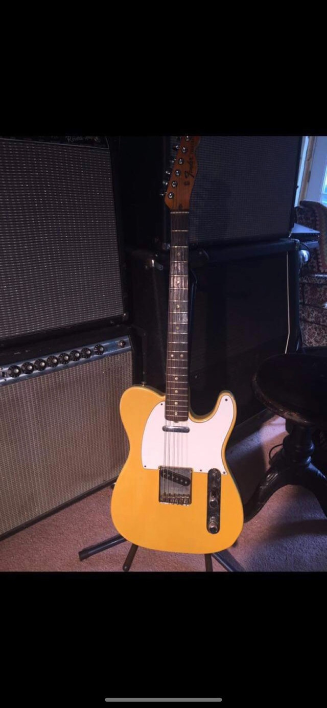 Fender Telecaster dans Guitares  à Edmundston