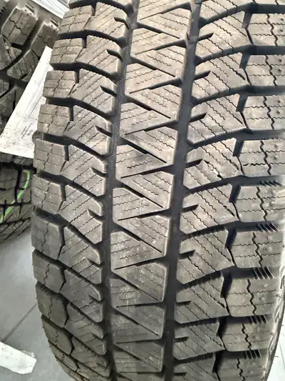 Ensemble complet, roue d’acier et pneus D’hiver Bridgestone BLIZZAK 215/65/R16 pour Volkswagen TAOS...