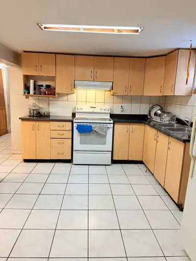 **** READY TO MOVE- IN ** MAY 16th OR JUNE 1ST **** *** SPACIOUS ONE BEDROOM AVAILABLE FOR GIRLS OR...