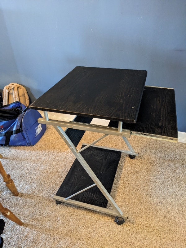 Wheeled Black Desk for Small Spaces Desks Winnipeg Kijiji