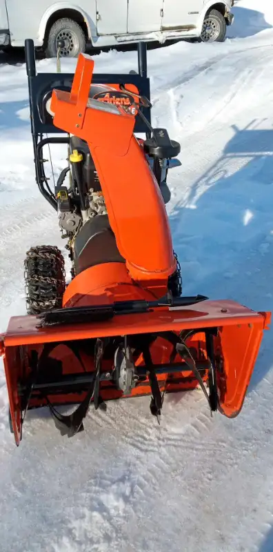 Ariens 27LE Snowblower in Snowblowers in Renfrew - Image 6