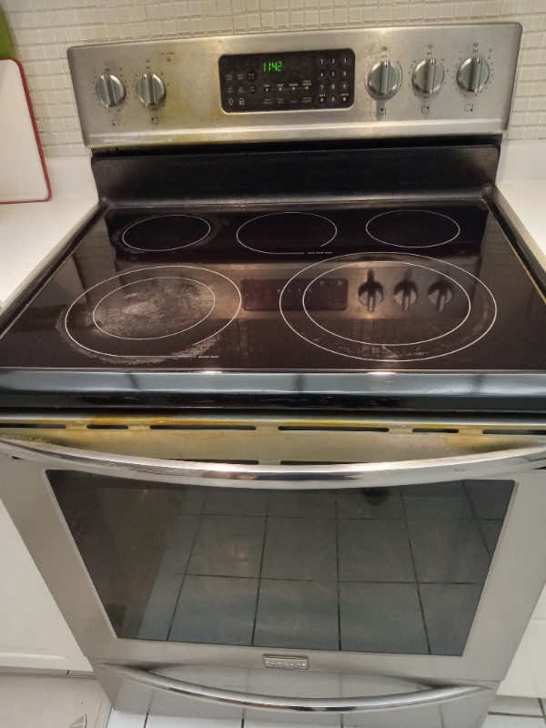 Frigidaire Gallery Electric glass top stove | Stoves, Ovens & Ranges | City  of Toronto | Kijiji