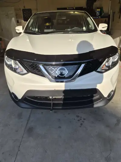 This SUV AWD is like new ,.Has options like remote start ,Block heater, start stop,blind monitoring...