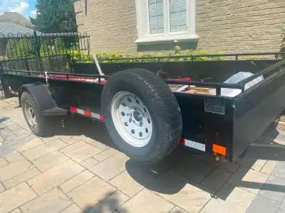 Certified trailer with VIN# Lightly private used, very good condition.