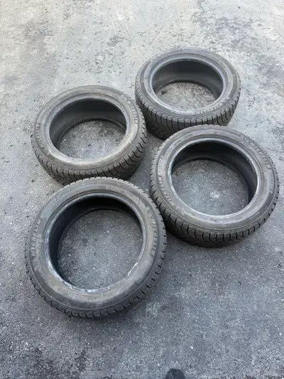 Set of like new Michelin X-ice 225/50/17 winter tires No plugs / no patches / no repairs No weather...
