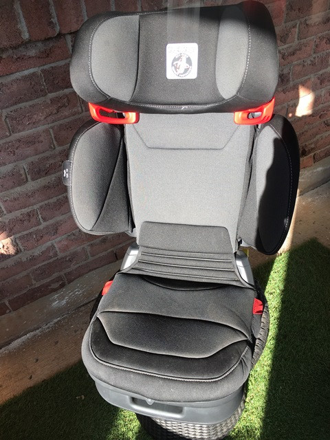 Peg Perego Viaggio Flex 120 Booster Seat MADE IN ITALY in Strollers, Carriers & Car Seats in Oakville / Halton Region