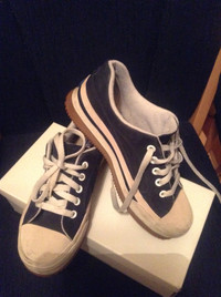 Ladies Keds Leather Sneakers....size 6.5