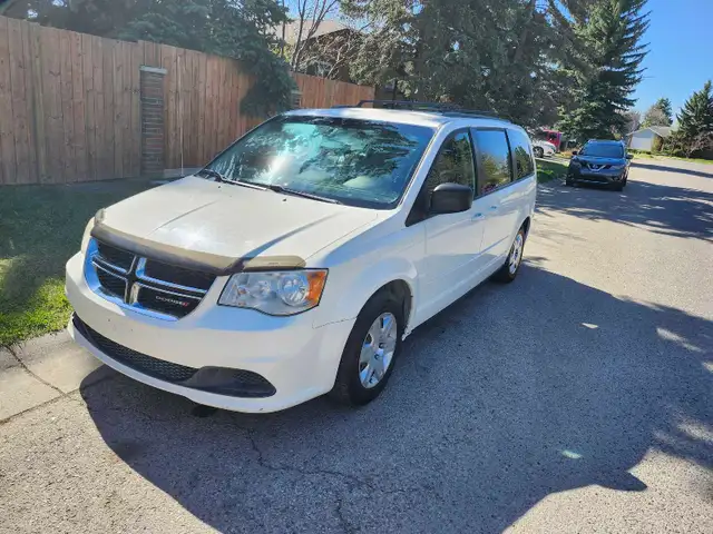 2013 Dodge Grand Caravan StowNGo Seating 219852 km 