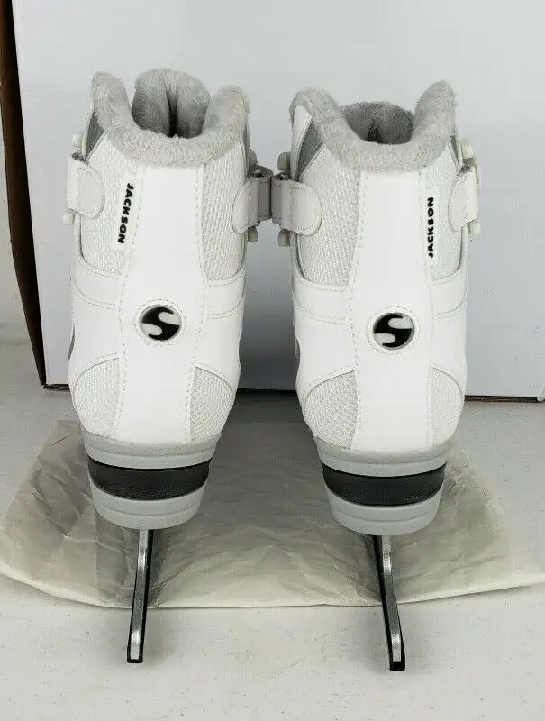 Jackson Ultima Mark IV Figure Softec Figure Skates White US 9 in Skates & Blades in Ottawa - Image 5